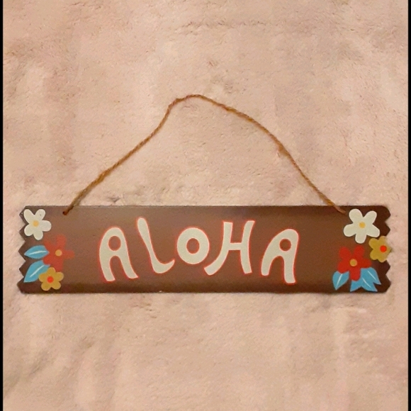 None Other - EUC! "Aloha" painted hanging wall decor sign
